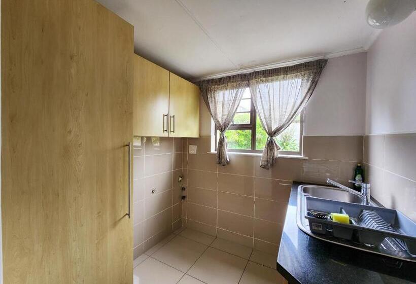 Pension Gonubie Guest Cottages