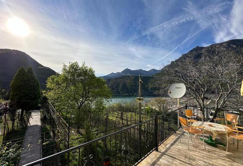 Pensão Lakeview Escape Koman