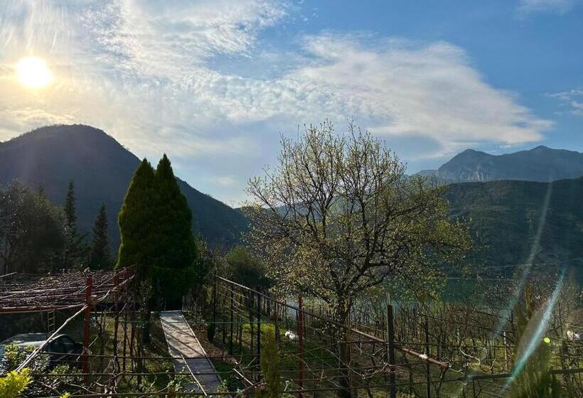 Pensão Lakeview Escape Koman