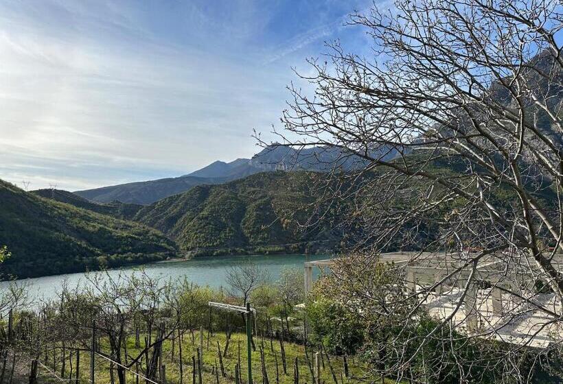 Pensão Lakeview Escape Koman