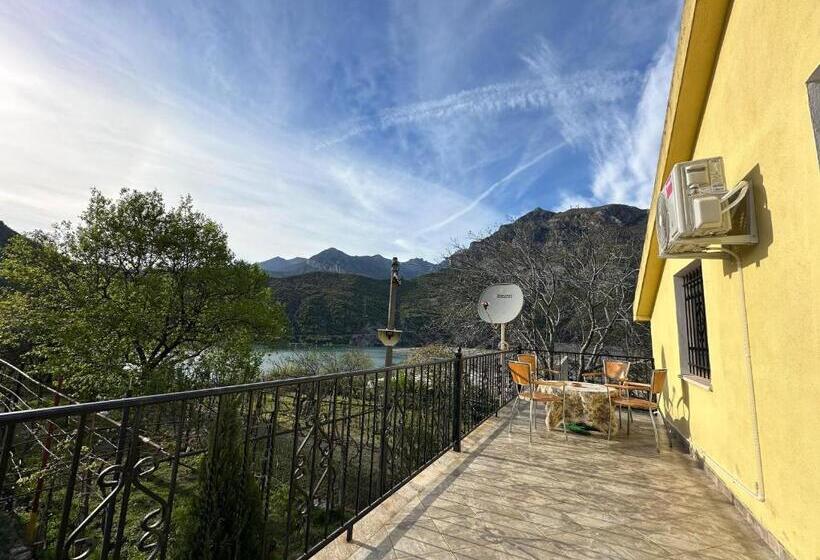 Pensão Lakeview Escape Koman