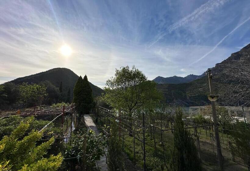 Pensão Lakeview Escape Koman