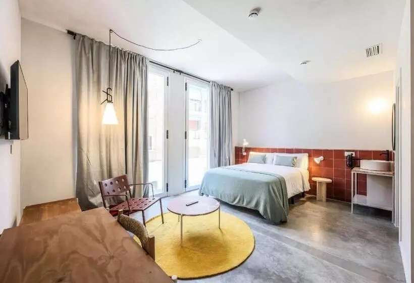 پانسیون Madrid Live Coworking   Self Service