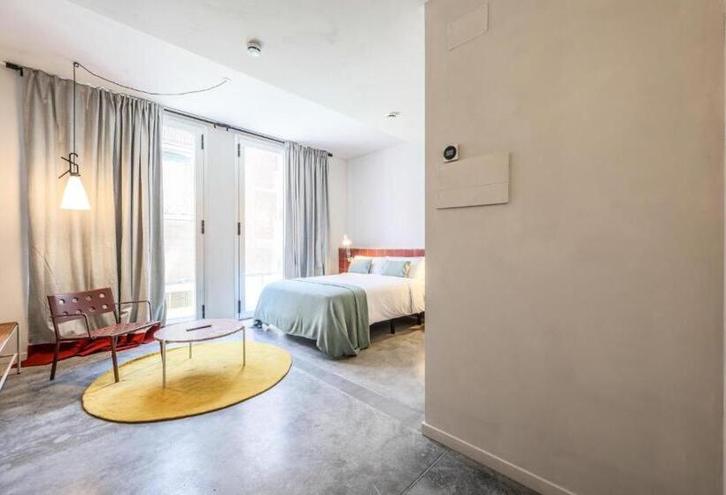 پانسیون Madrid Live Coworking Self Service