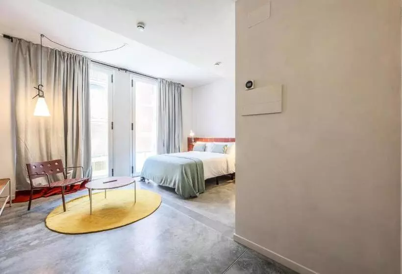 پانسیون Madrid Live Coworking   Self Service