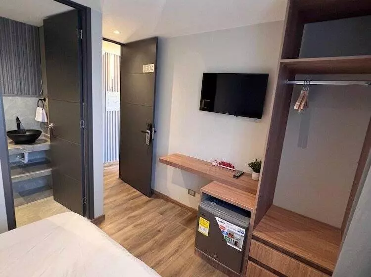 هتل Aerosuites