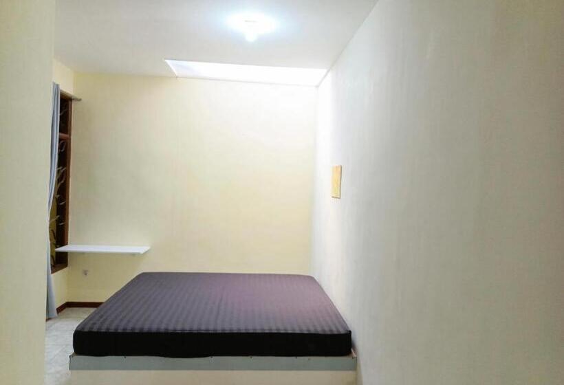 Hotell Bebek Kuning Residence