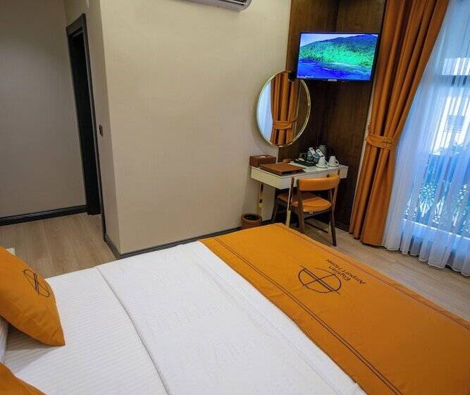 Hotel Elysian Airport