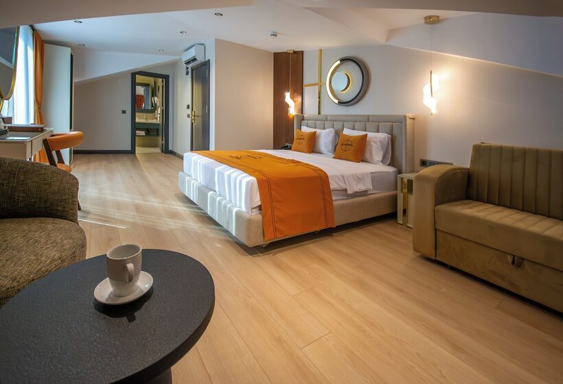 Hotel Elysian Airport