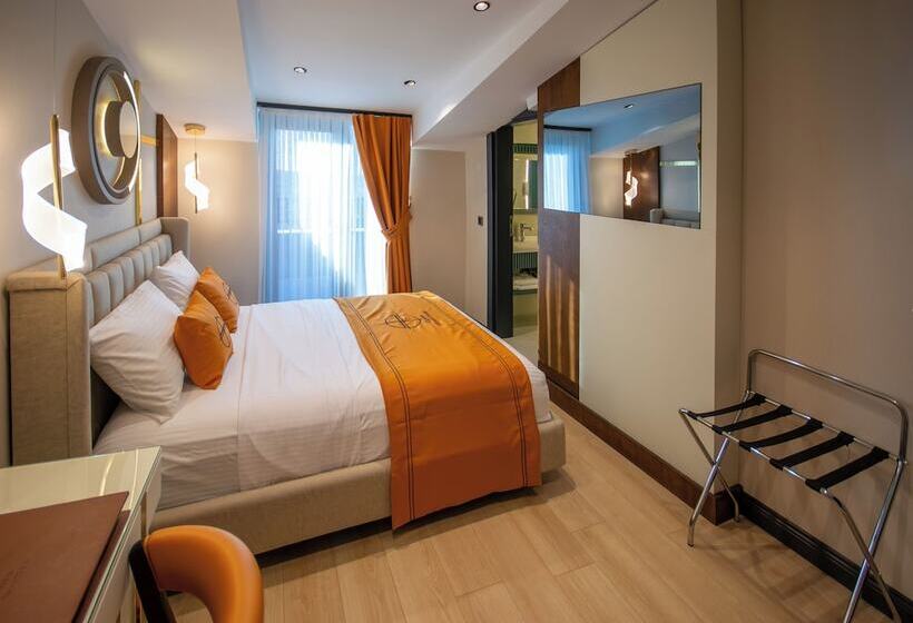 Hotel Elysian Airport