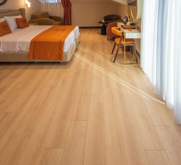 Hotel Elysian Airport