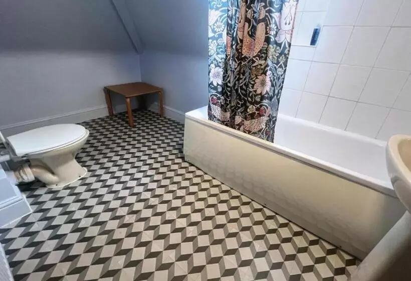 Helen S Hotel Near Wembley