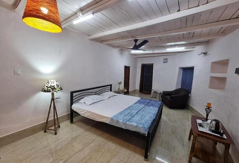 Отель The Red Soil Country