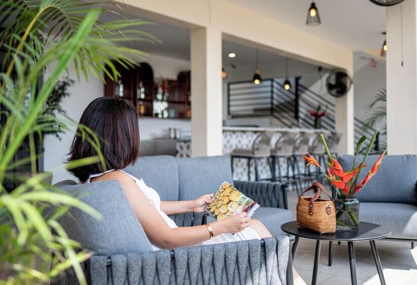 فندق The West House Boutique