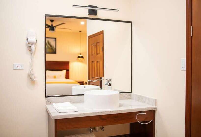 فندق The West House Boutique