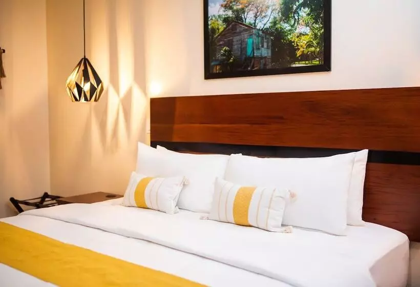 Hotelli The West House Boutique