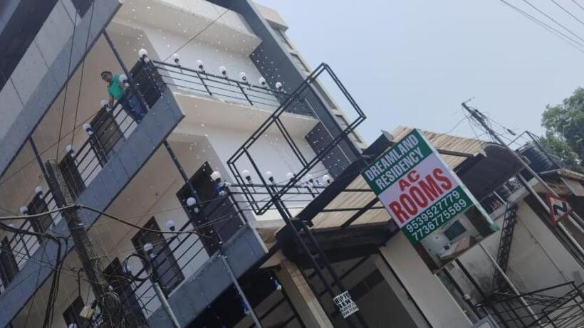 Pension (Hôtel basse catégorie) Dreamland Residency