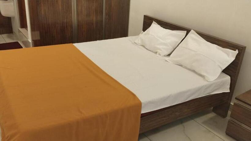 Pension (Hôtel basse catégorie) Dreamland Residency