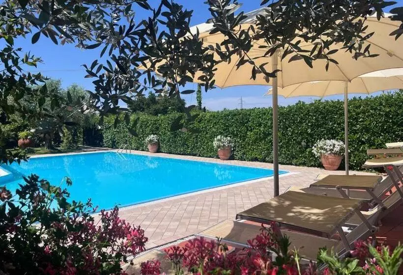 ベッドアンドブレックファースト Villa Pronti Santarcangelo   Rimini