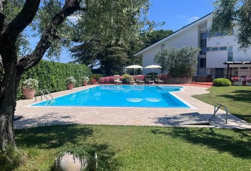 ベッドアンドブレックファースト Villa Pronti Santarcangelo   Rimini