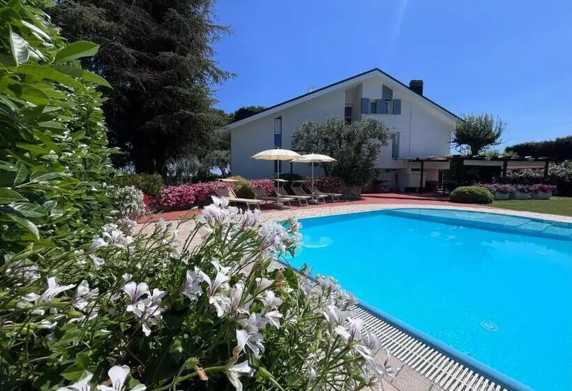 ベッドアンドブレックファースト Villa Pronti Santarcangelo   Rimini