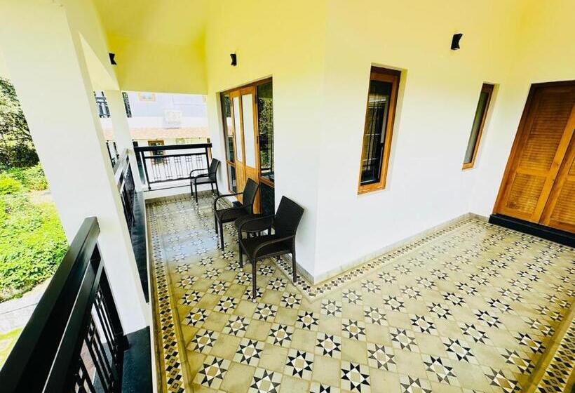 פנסיון Tarang Holiday Homes