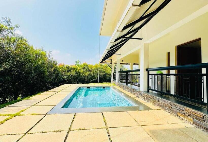 פנסיון Tarang Holiday Homes