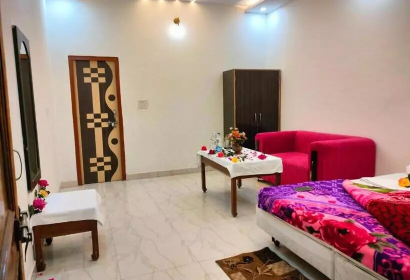 Hotelli Shivaay Garden