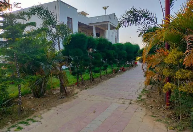 Hotelli Shivaay Garden