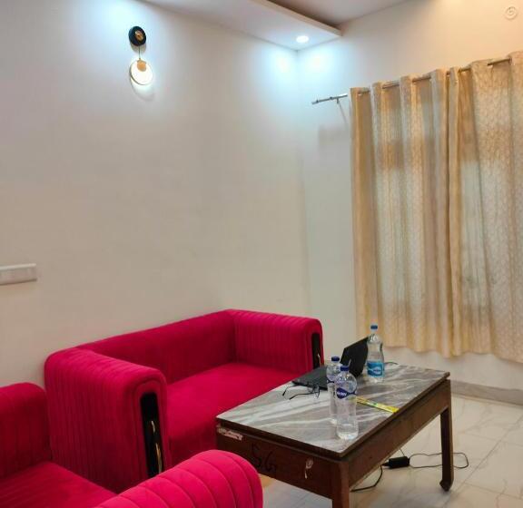 호텔 Shivaay Garden