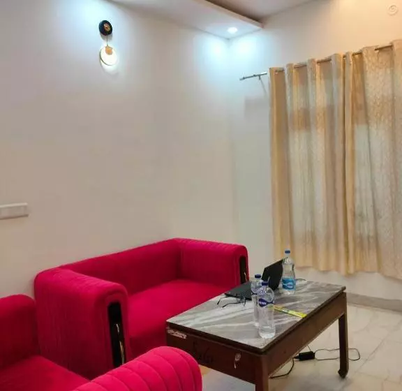 Hotelli Shivaay Garden