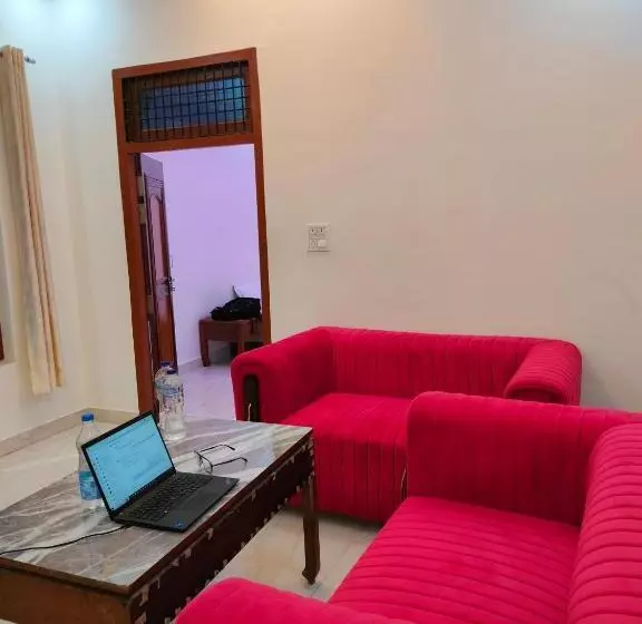 Hotelli Shivaay Garden