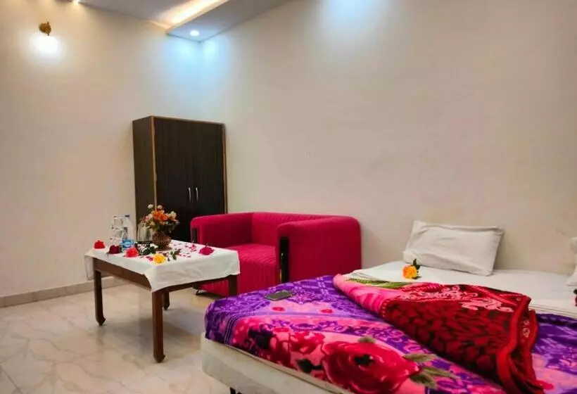 Hotelli Shivaay Garden