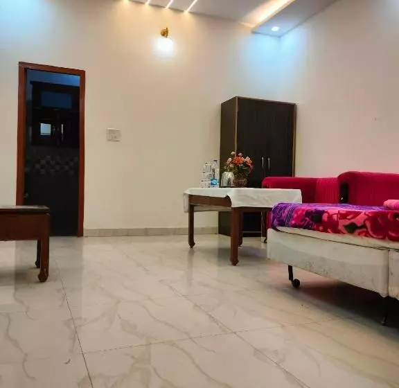 Hotelli Shivaay Garden