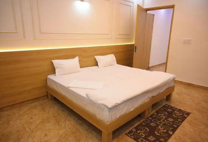 Hotelli Shivaay Garden