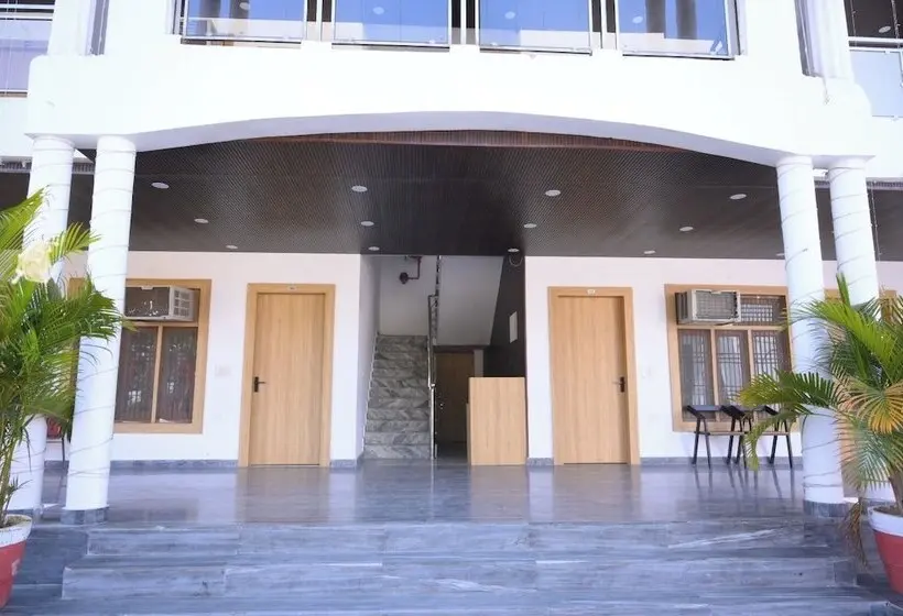 Hotelli Shivaay Garden