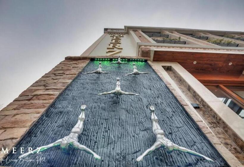 Hotel Meerz , Srinagar