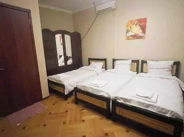 هتل Vila In