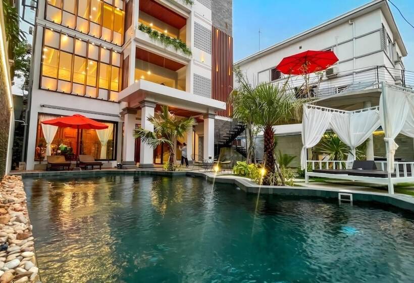 Szálloda The Luxury