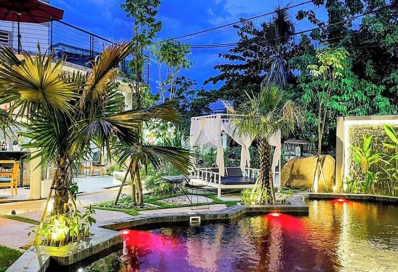 Szálloda The Luxury