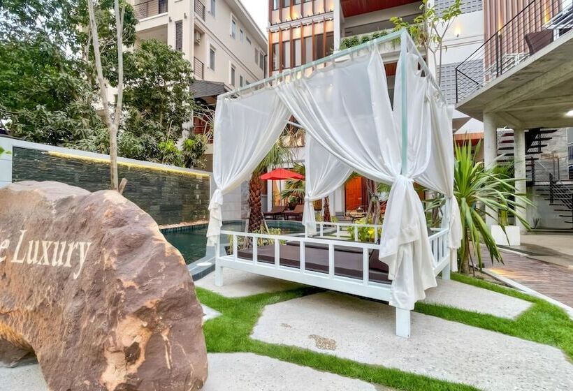 Szálloda The Luxury