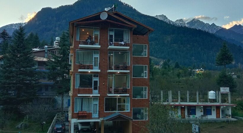 Otel Apple Flower, By Manali Mall Road Resorts, Near Hadimba Temple