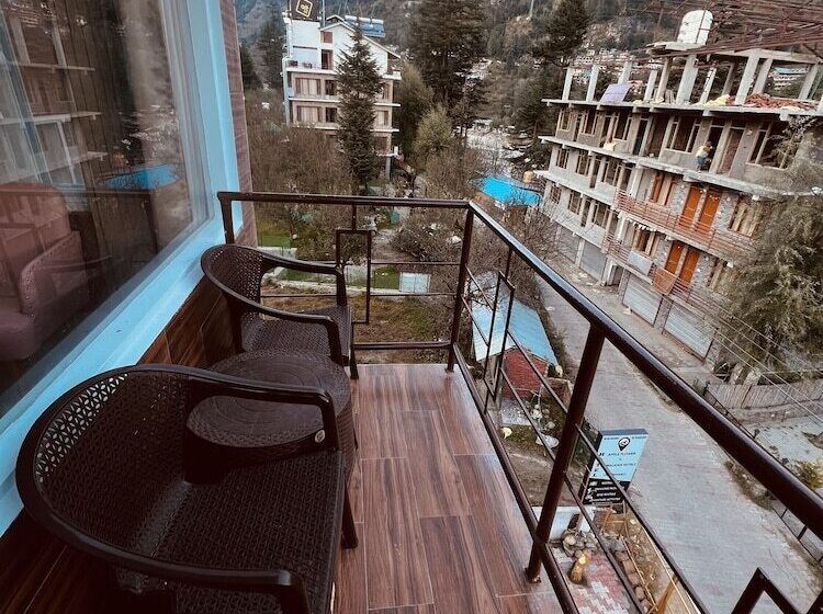 Otel Apple Flower, By Manali Mall Road Resorts, Near Hadimba Temple