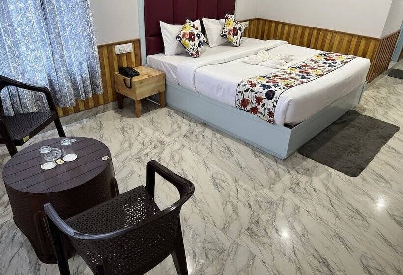 Otel Apple Flower, By Manali Mall Road Resorts, Near Hadimba Temple
