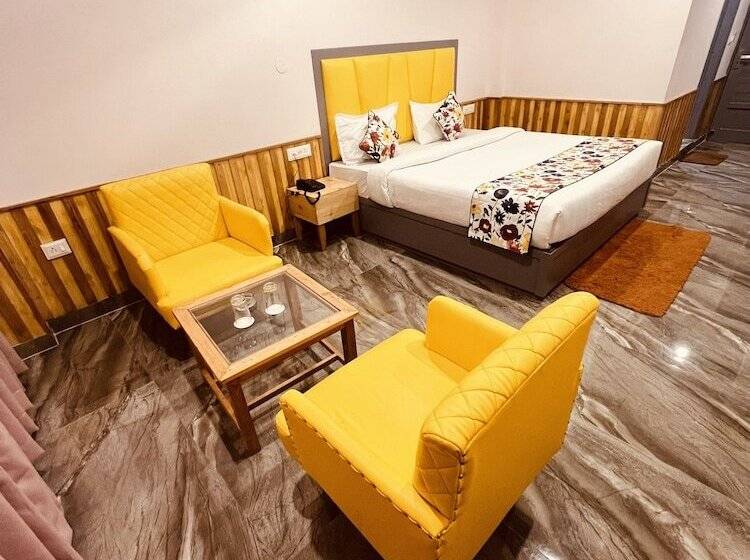 Otel Apple Flower, By Manali Mall Road Resorts, Near Hadimba Temple