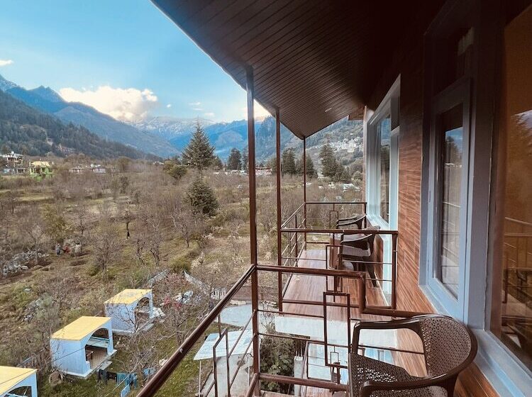 Otel Apple Flower, By Manali Mall Road Resorts, Near Hadimba Temple