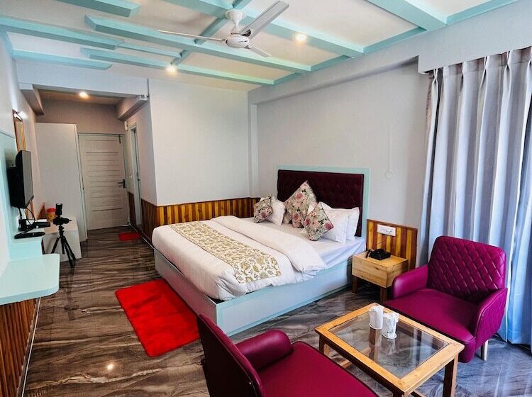 Otel Apple Flower, By Manali Mall Road Resorts, Near Hadimba Temple