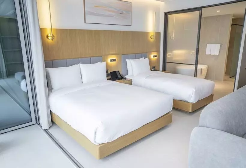 Wavem Hotel West