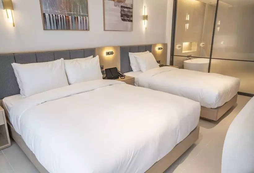 Wavem Hotel West