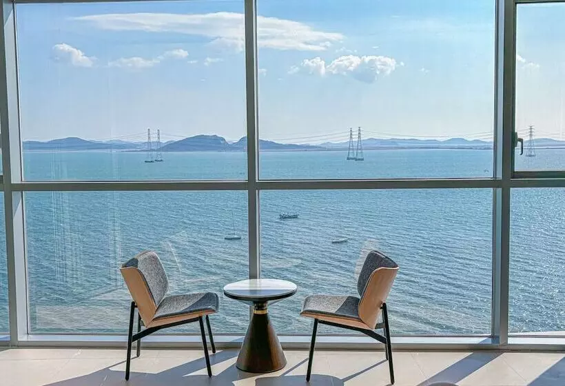 Wavem Hotel West